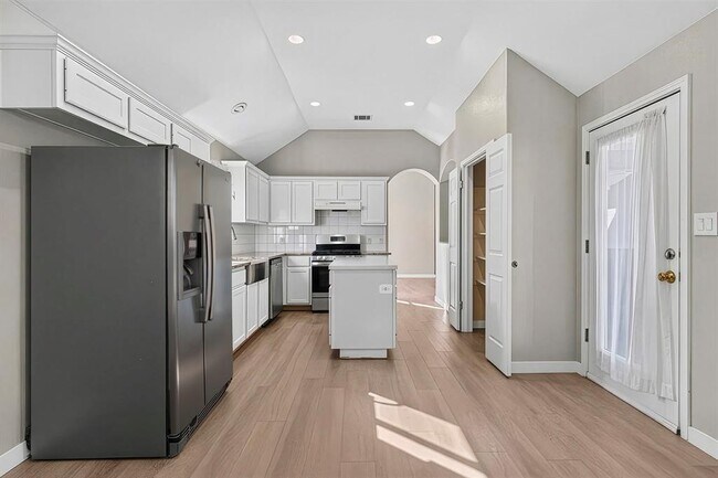 Building Photo - 8248 Montoya Cir