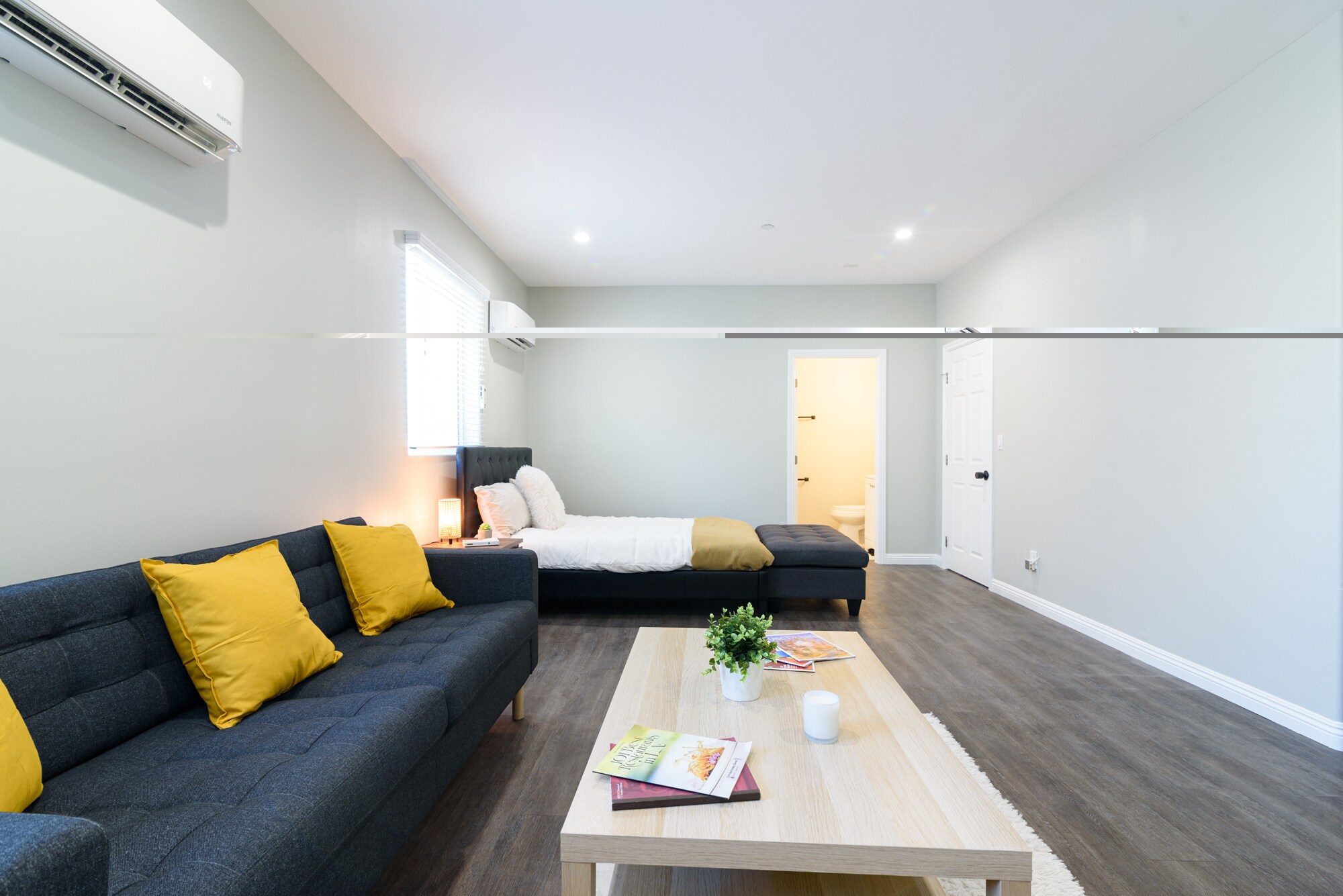 Building Photo - 1164 W 24th St