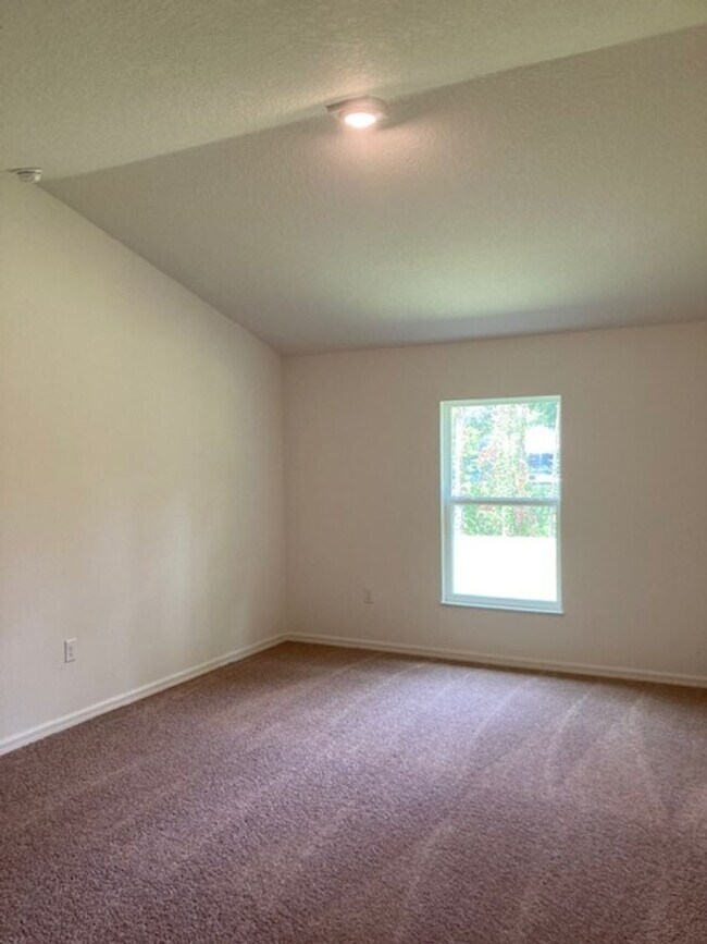 Building Photo - 35 Port Royal Dr