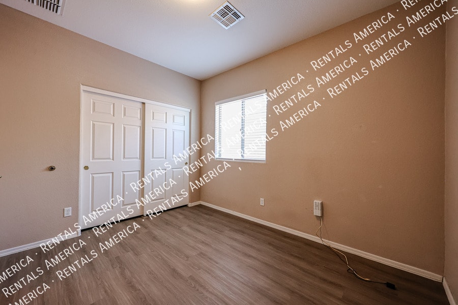 Building Photo - 876 E Riviera Pl