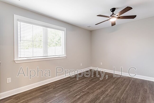 Building Photo - 18 Alderly Wy