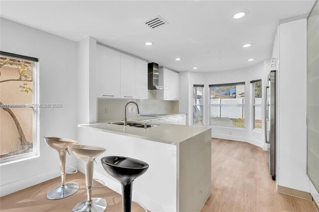 Building Photo - 4917 SW 32nd Way