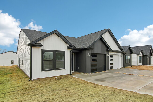 Building Photo - 4029 Cedar Fls Ln