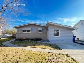 Building Photo - 607 Holiday Ave
