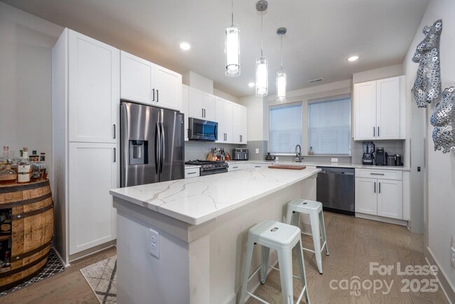 Building Photo - 1033 Wesley Terrace Ave