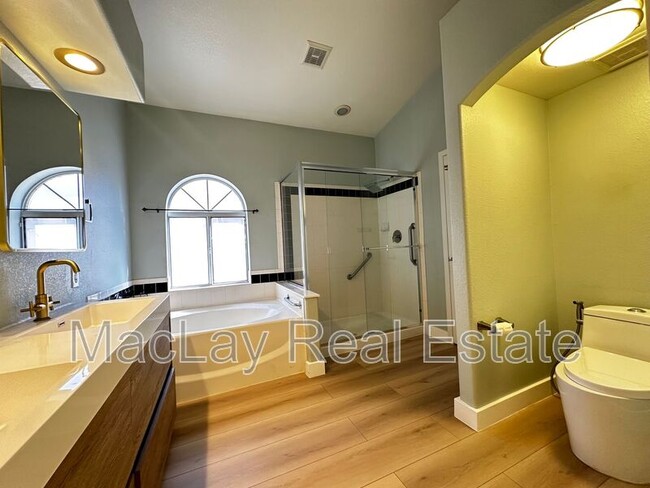 Building Photo - 14410 S 44th St