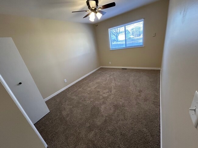 Building Photo - 214 S 4th Ave