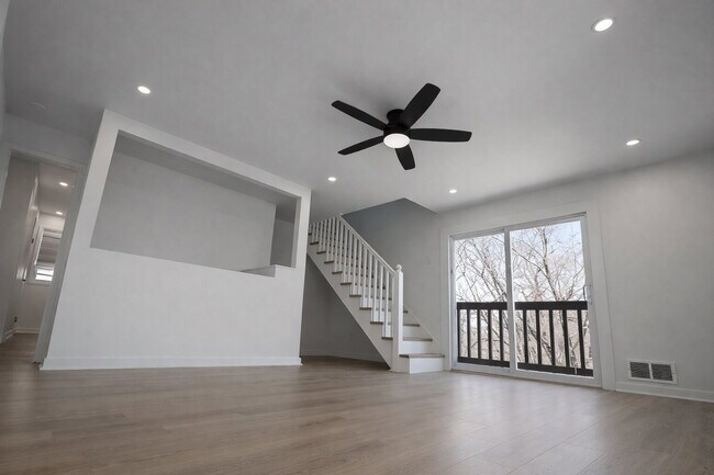 Building Photo - 107 Shoup St