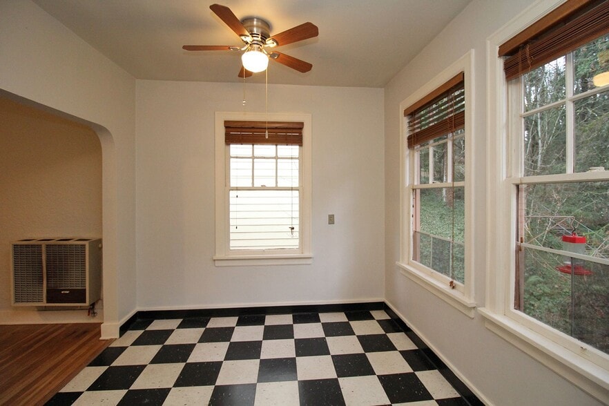 Building Photo - 2354-2362 SW Cactus Dr