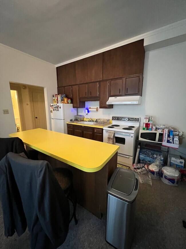 Building Photo - 55 S College St