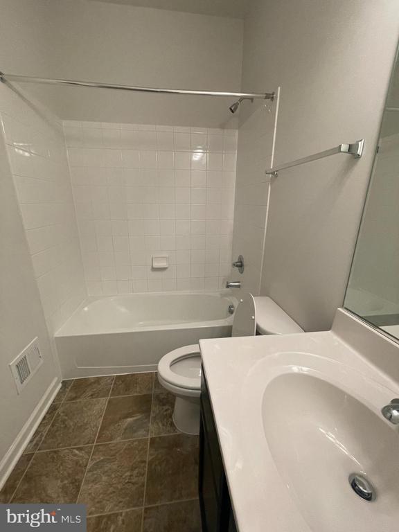 Building Photo - 301 Starry Way Dr