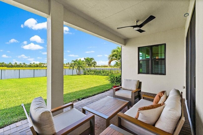Building Photo - 15883 Key Biscayne Ln