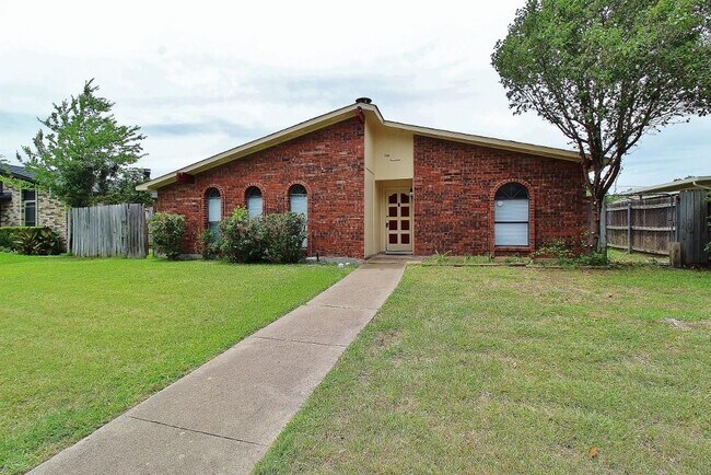 Primary Photo - 5014 Coffeyville Trail