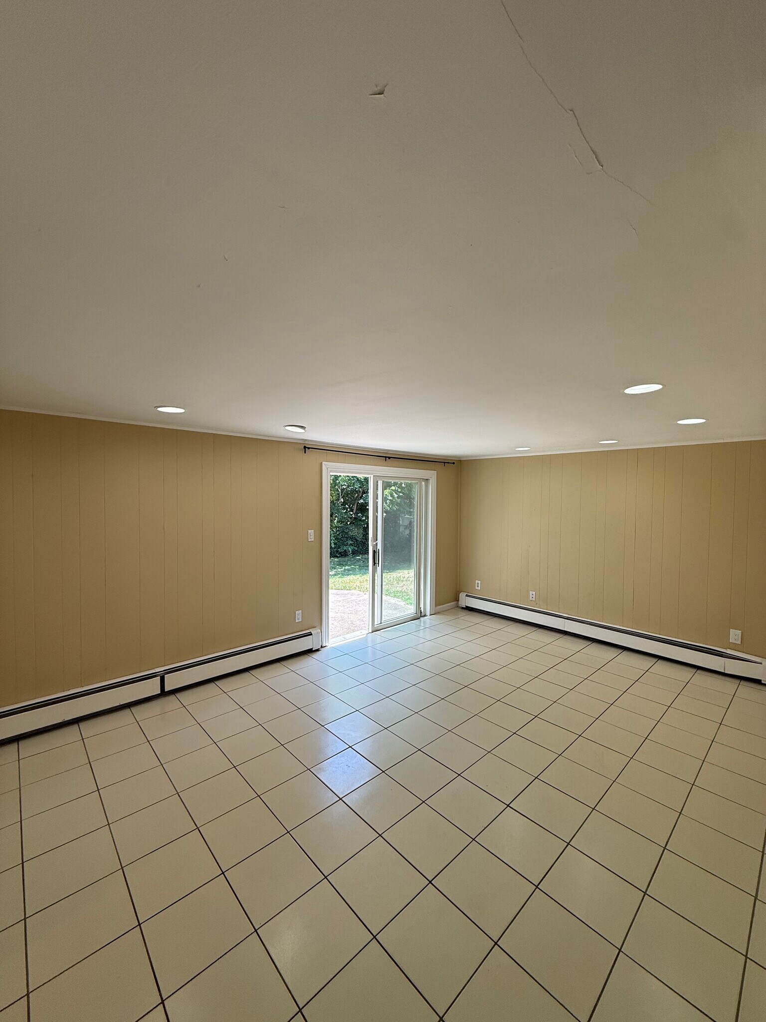 Building Photo - 760 Clifford Ct