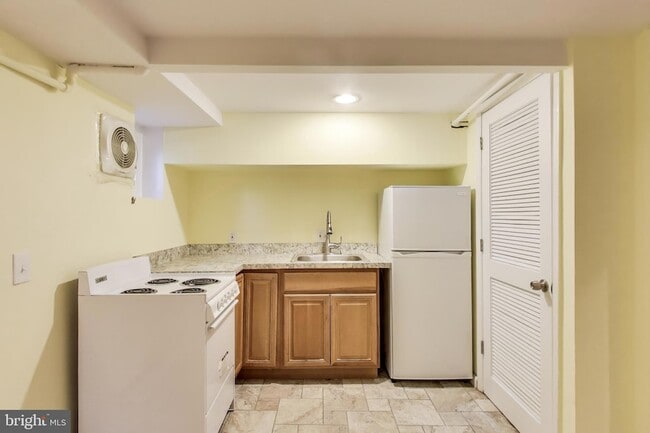 Building Photo - 4600 Jones Bridge Rd