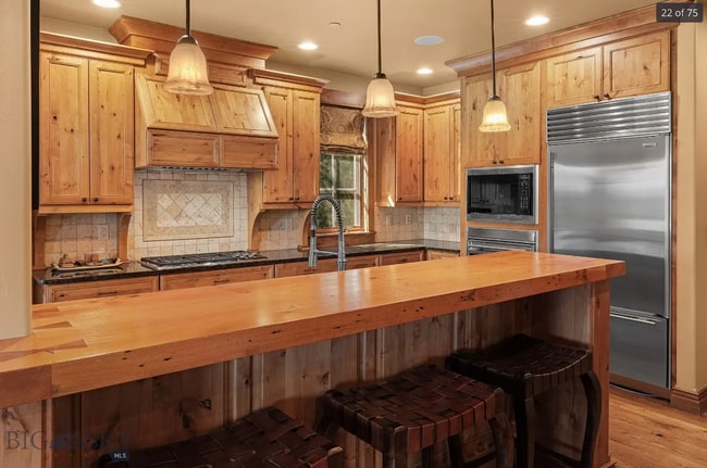 Building Photo - Executive Rental in Black Bull – Fully Fur...