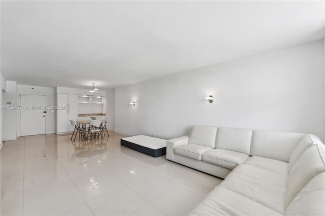 Building Photo - 9511 Collins Ave