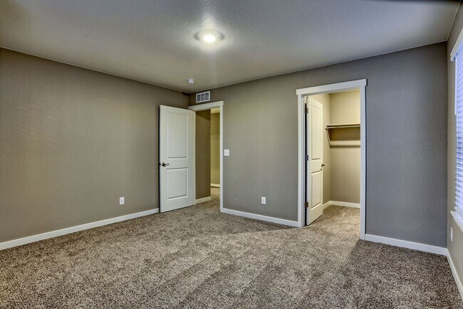 Building Photo - 4 Bedroom home in Windsor