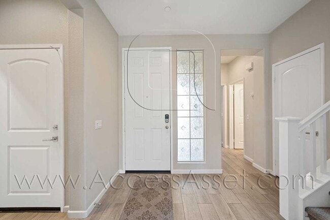 Building Photo - Stunning  Two-Story 4 Bed/3 Bath Home in B...