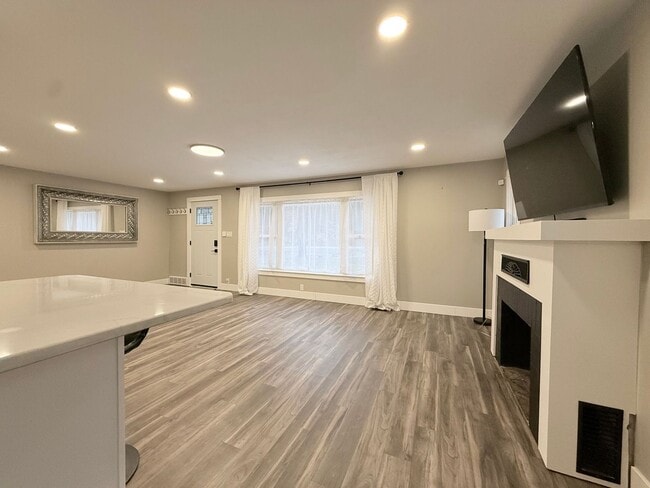 Building Photo - Two Bedroom Home in Muskegon