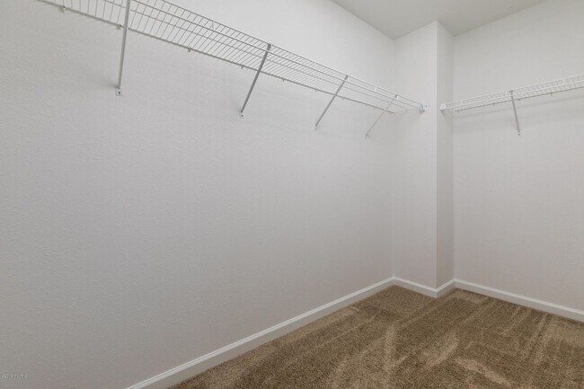 Building Photo - Stunning and spacious 4-bedroom, 2.5-bathroom rental property
