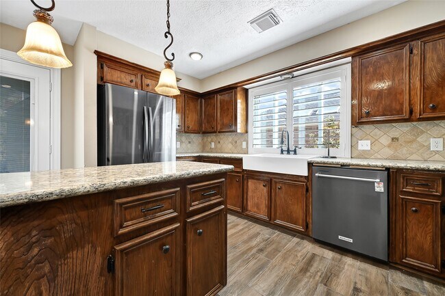 Building Photo - 19810 Bambiwoods Ct