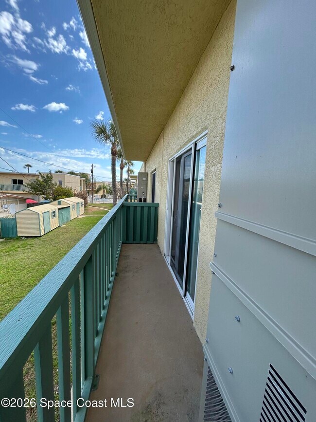 Building Photo - 310 Taylor Ave