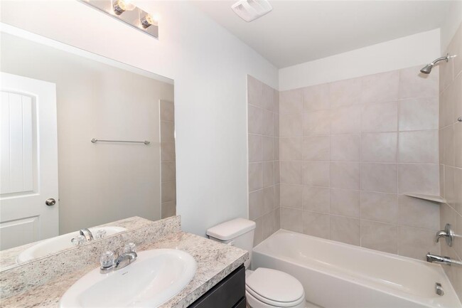 Building Photo - 8602 Middleton Oaks Cir
