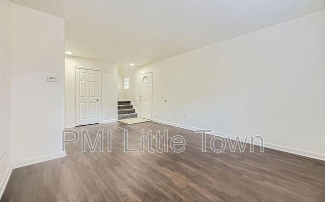 Building Photo - 256 W Jefferson Ave