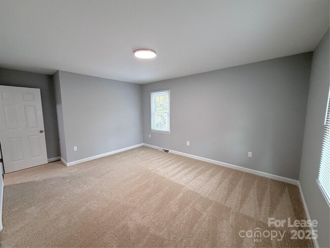 Building Photo - 2825 Edwin Jones Dr