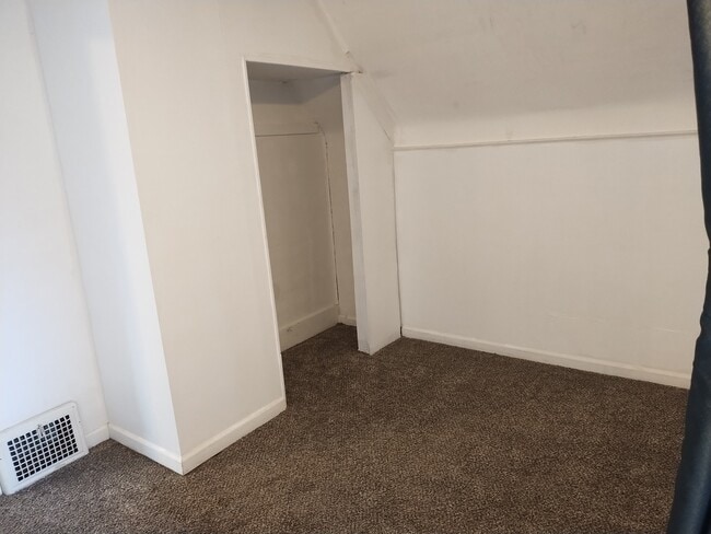 Building Photo - 1117 3rd St