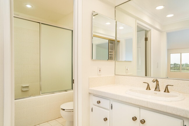 Building Photo - 316 Vista Madera