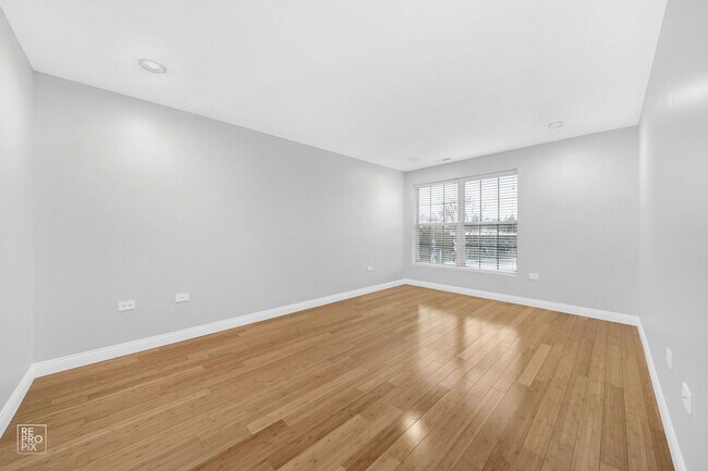 Building Photo - 1800 Dewes St