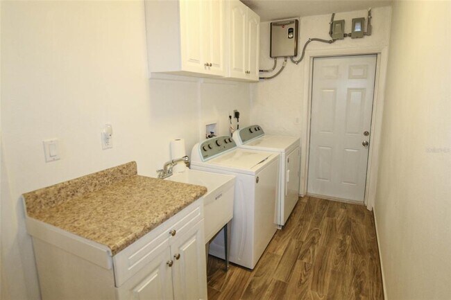 Building Photo - 1444 Overcash Dr