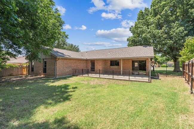 Building Photo - Well-Kept Home in Crosby Park Estates