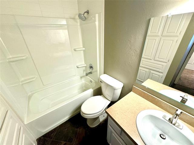 Building Photo - 1331 Mission St