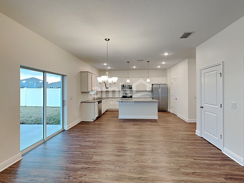 Building Photo - 1148 Sky Lks Dr