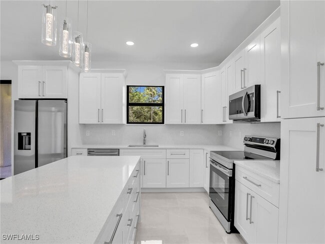 Building Photo - 2811 Cerito Ave N