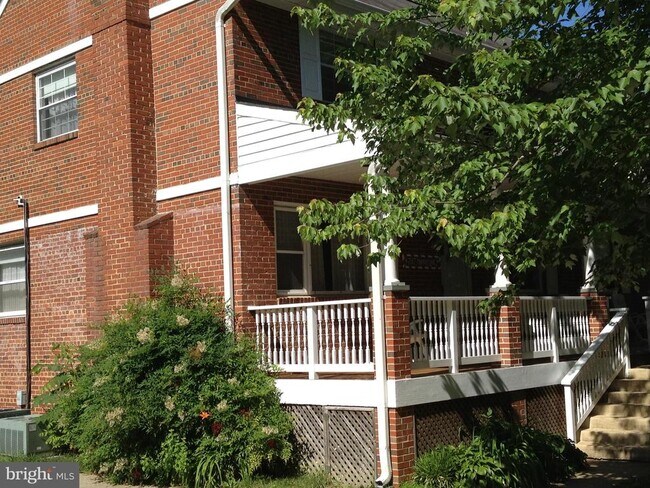 Building Photo - 7017 Murray Ln