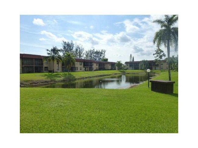 Building Photo - 21895 Lake Forest Cir