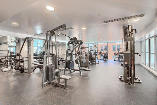 Building Photo - INCREDIBLE Riverfront Park Condo- 1BD/1BA ...