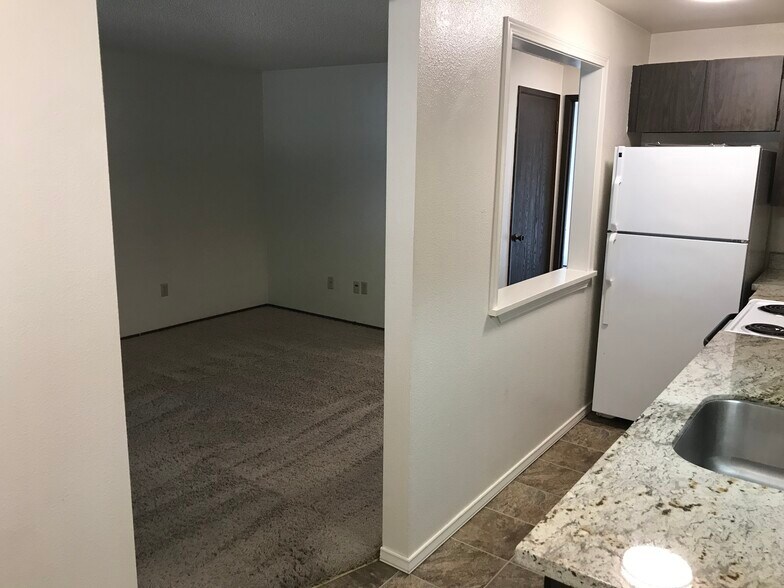 Building Photo - 11007 66th Ave E