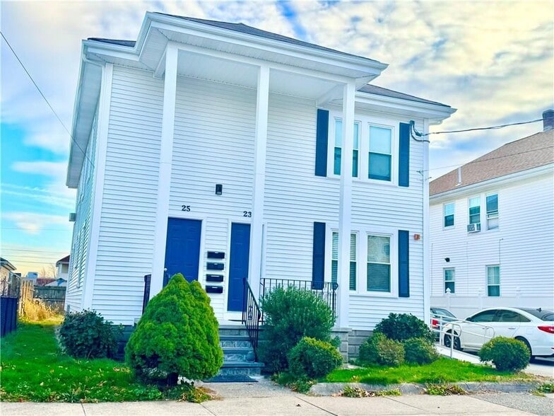 Primary Photo - 25 Hanover Ave