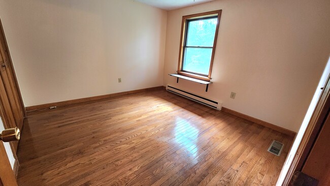 Building Photo - 237 Allen Ave