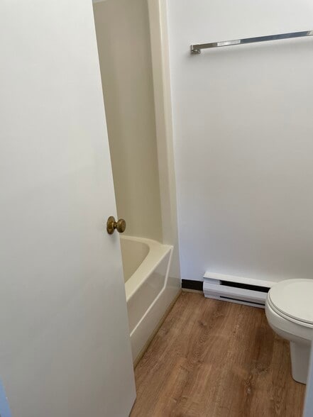 Building Photo - 19 Main St