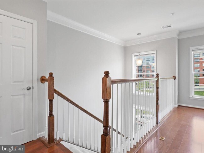 Building Photo - 3037 Rittenhouse Cir