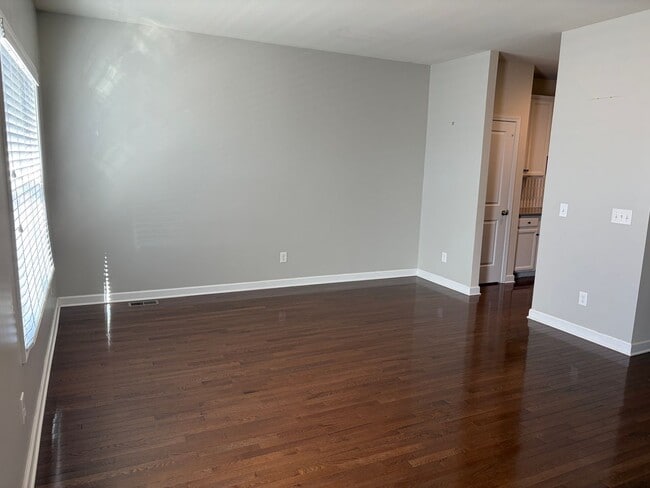 Building Photo - 3 Bed/3 Bath Townhome Christiansburg