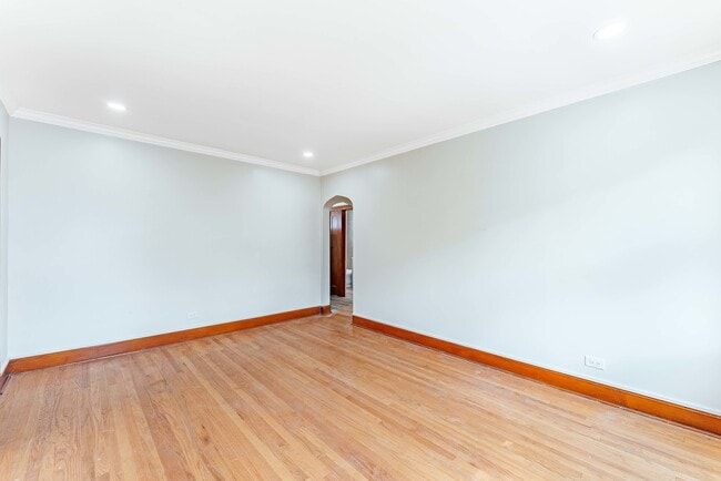 Building Photo - 2551 N Lockwood Ave