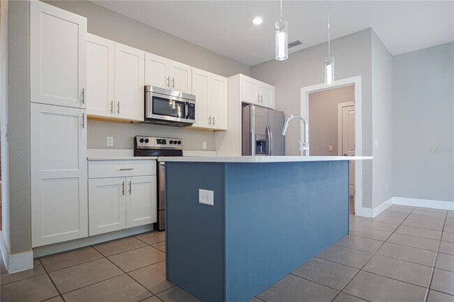 Building Photo - 210 Goldenrod Ln