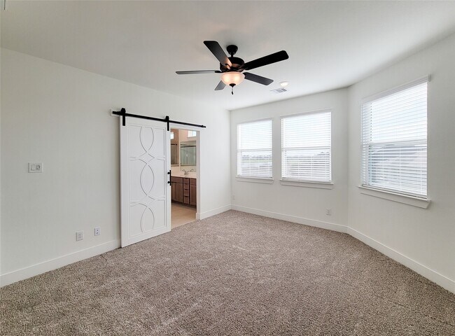 Building Photo - 10058 Rosette Dr